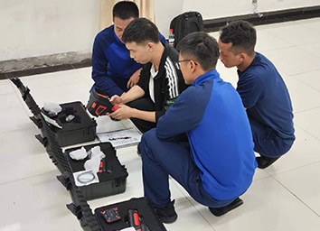 傾聽及詢問客戶對系統運行情況的反映，細小問題決不放過。